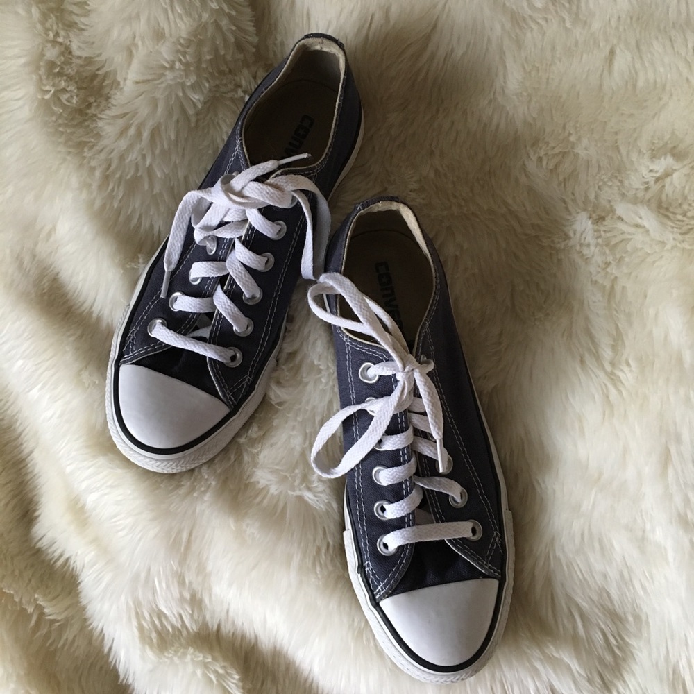 ⚡️Dark Blue Low Top Converse All Stars⚡️